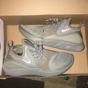 Nike lunar charge ess